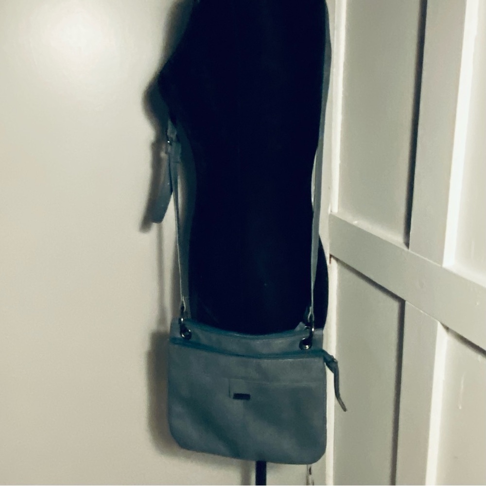 Mia and Luca beautiful shade of Blue in a vegan leather Crossbody Bag - Picture 4 of 12